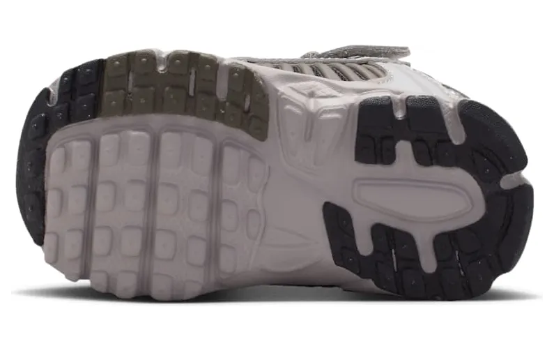 nike-vomero HF7000-010