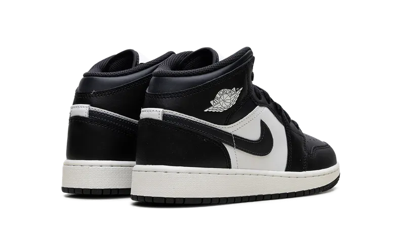 Jordan 1 Mid GS “Off Noir Toe” (DQ8423-010)