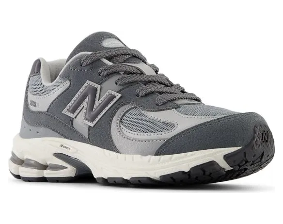 new-balance-sneaker PC2002-CF
