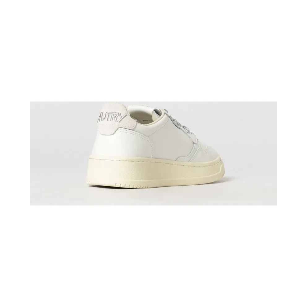 Autry Medalist Low in Smooth Calf Leather with Perforated Toe White (AULWSW03)