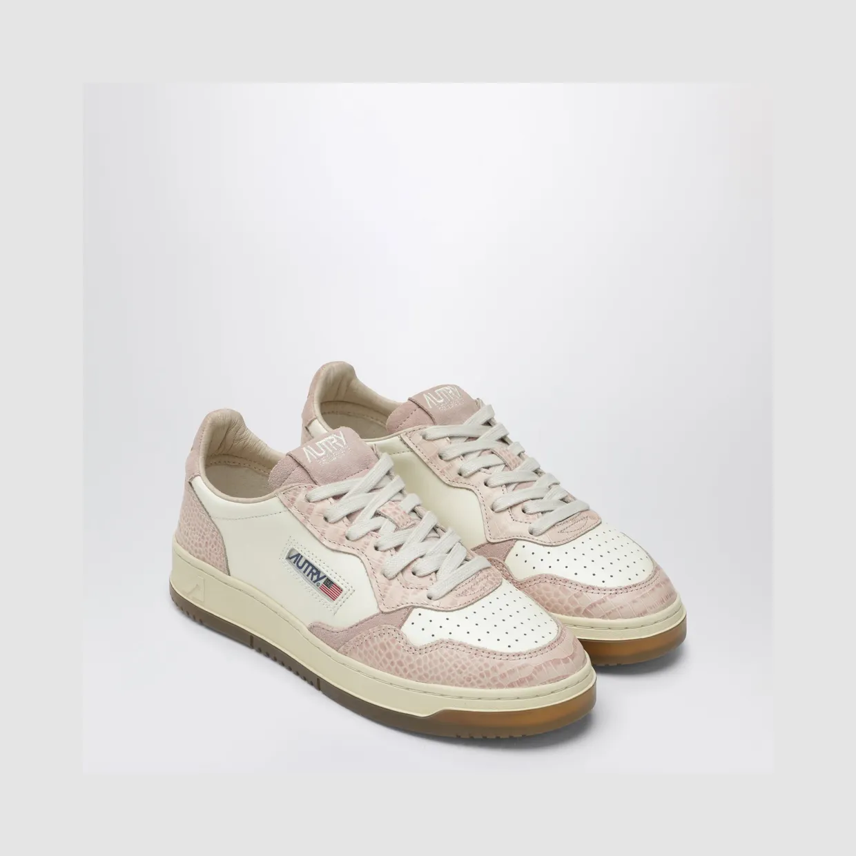 Medalist Low sneakers in white/pink with crocodile-effect inserts AULWCZ03/T_AUTRY-CZ03_500-41
