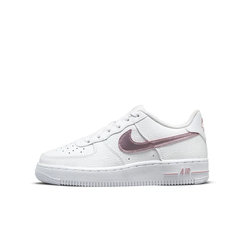 Nike Air Force 1 Older Kids’ White (CT3839-104)