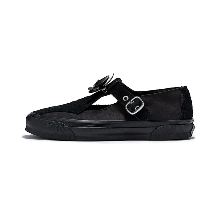 vans-style VN0007QFBLK