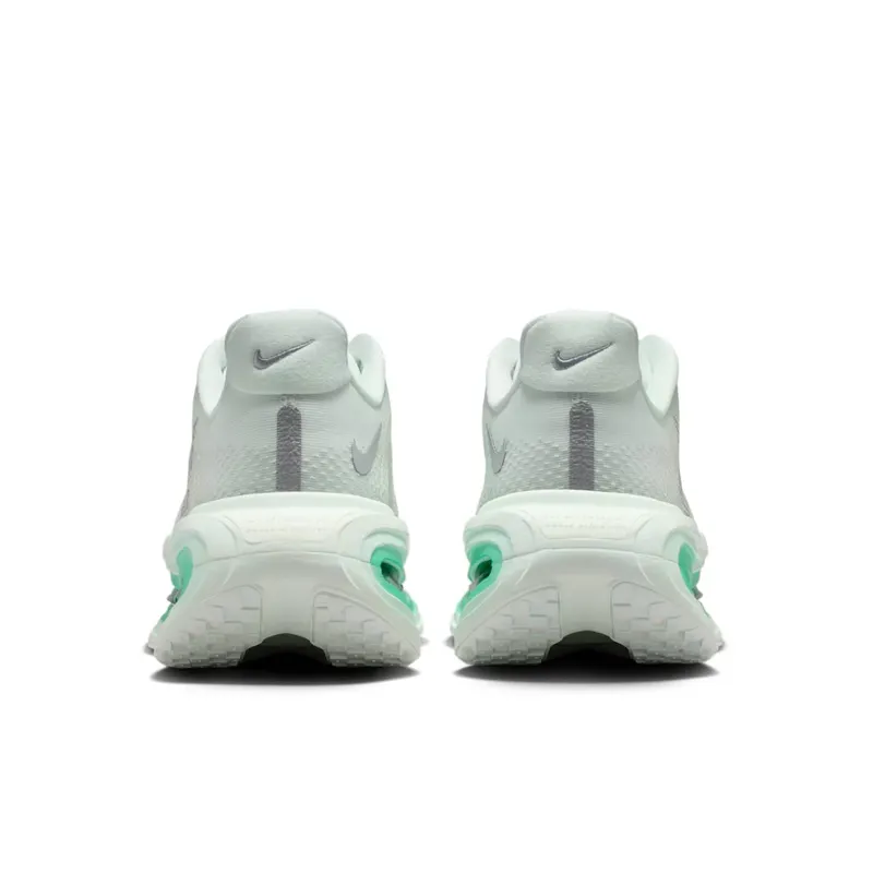 Nike Vomero Premium – “Barely Green / Light Silver / Sea Glass / Metallic Silver” (HM5973-300)