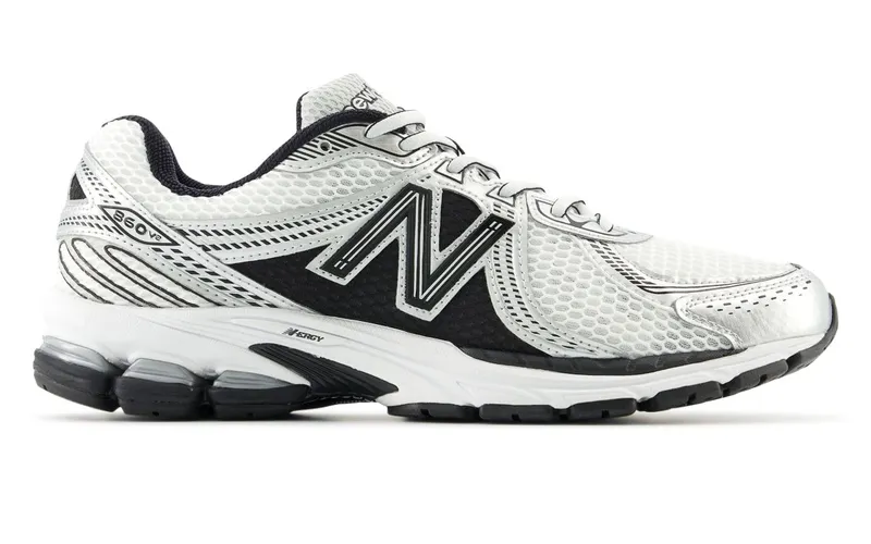 New Balance 860v2 Black White Silver (ML860XD)