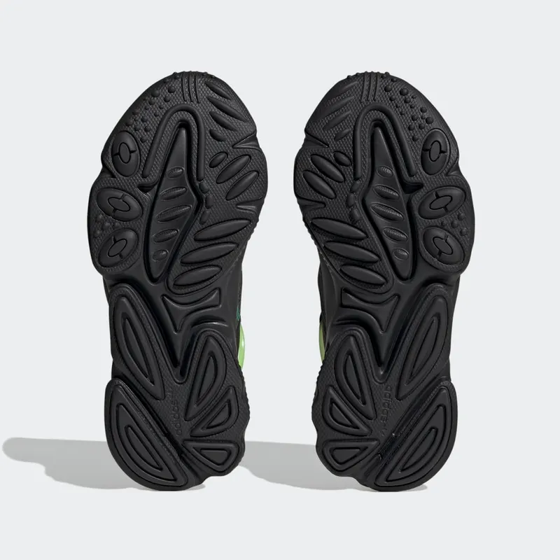 Adidas OZWEEGO Core Black / Core Black / Solar Green (HQ1637)