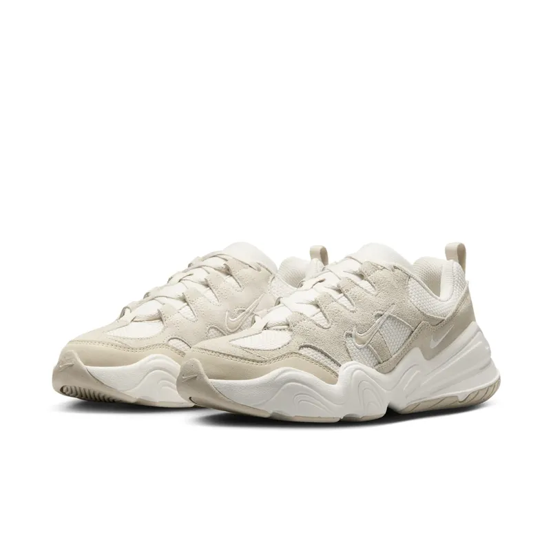 Nike TECH HERA “Light Orewood brown” (DR9761-002)