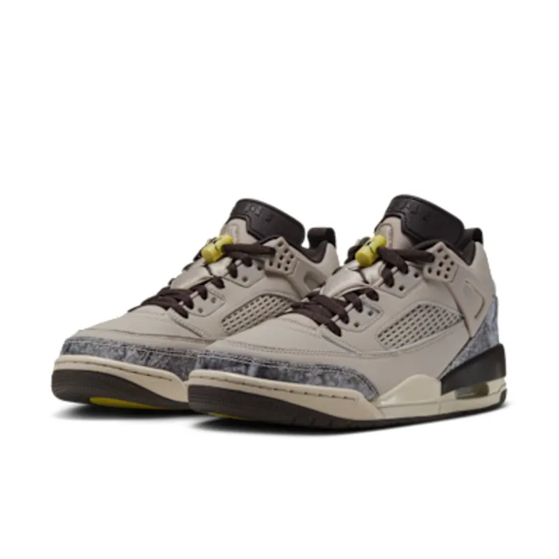 De Jordan Spizike Low ruilt olifantenprint voor camo (IV4403-200) (5)