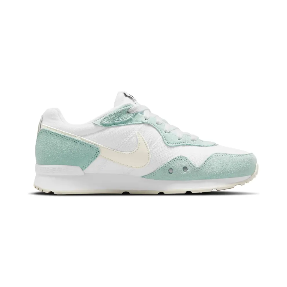 Nike Venture Runner Green “Light Dew / White / Black / Sea Glass” (CK2948-300)