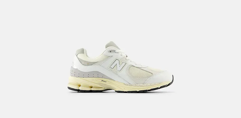 New Balance 2002R White Gold (M2002RIA)