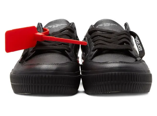 Off-White Black Arrows Low Vulcanized Sneakers (OWIA178E19D681051001) (2)