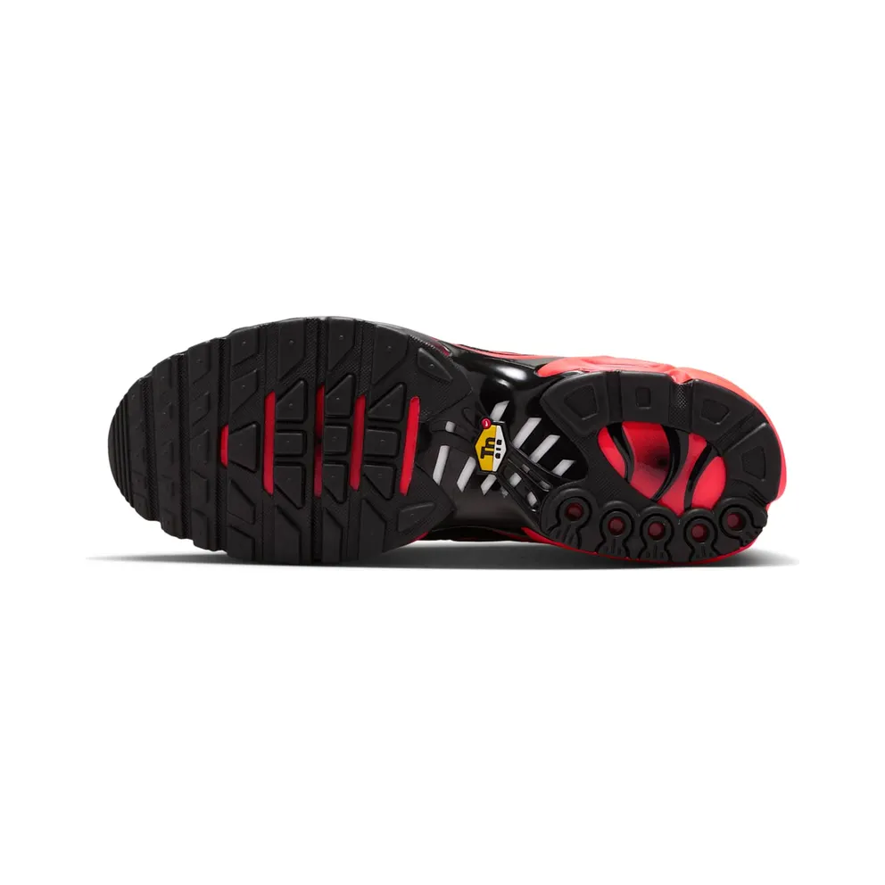 Nike Air Max Plus “Black / Bright Crimson” (IX0385-001)