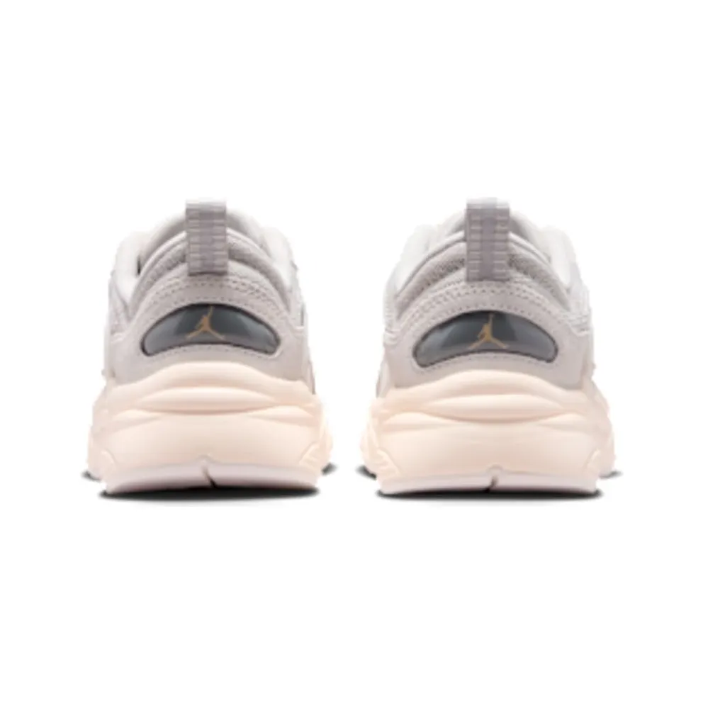 Nike Jordan Trunner O/S “Light Iron Ore/Smoke Grey/Chalk/Legend Medium Brown” (II6531-011)