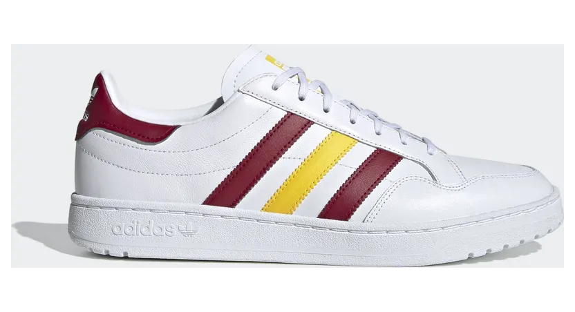 adidas Team Court Schuh Cloud White / Collegiate Burgundy / Wonder Glow (FW5066)