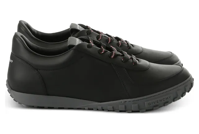 Givenchy Glide Logo “Black” (BH00B4H1X1 001)