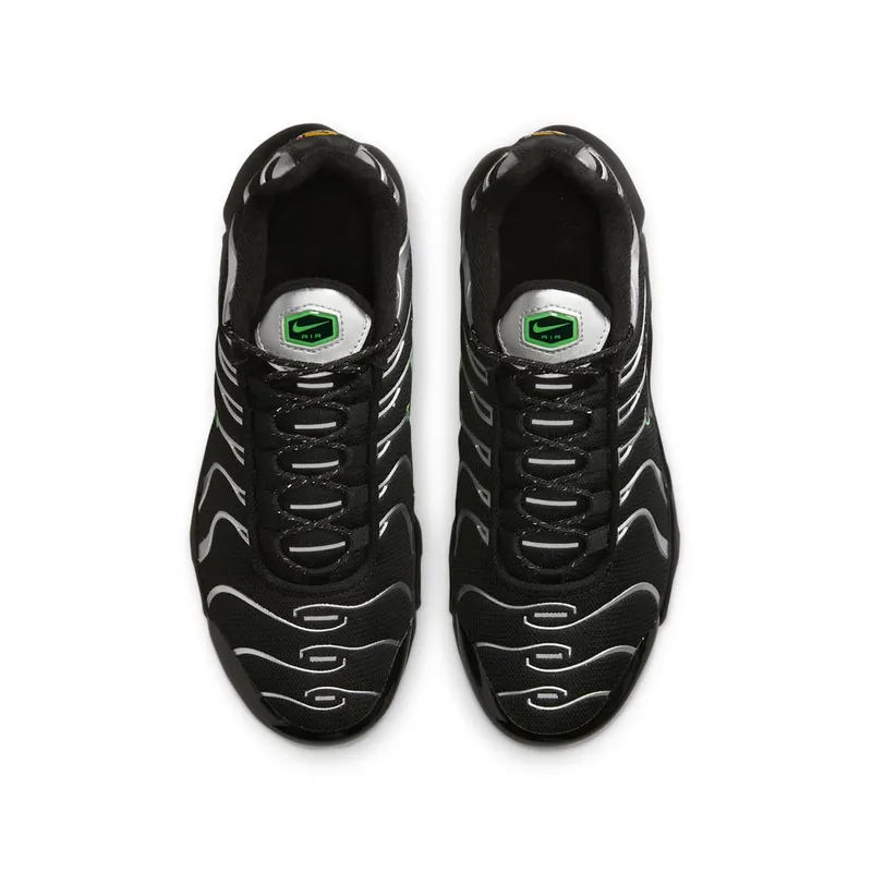 Nike Air Max Plus Older Kids’ Black (DR8002-001)