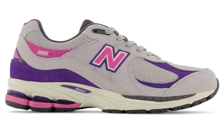 new-balance-2002r M2002RWB