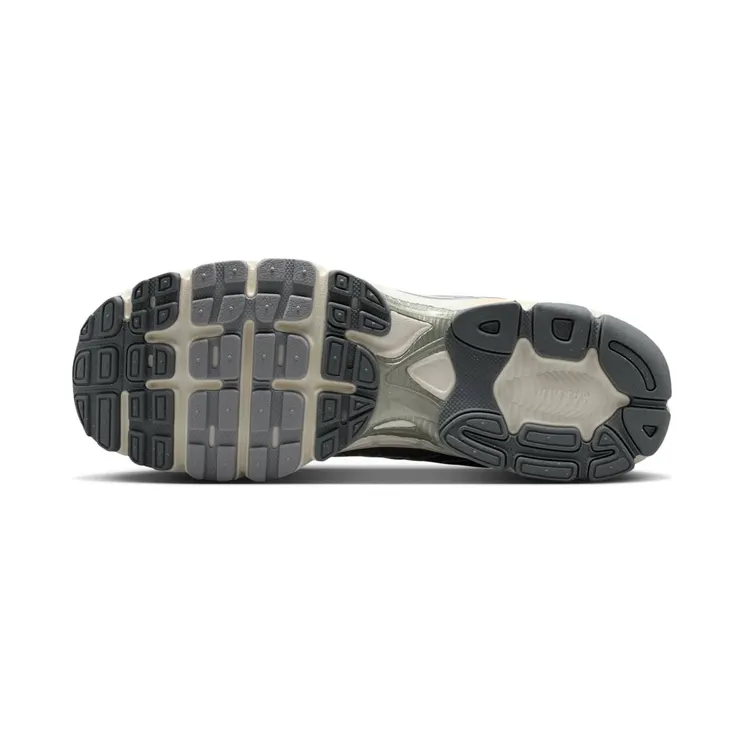 nike-air-max IQ7592-077